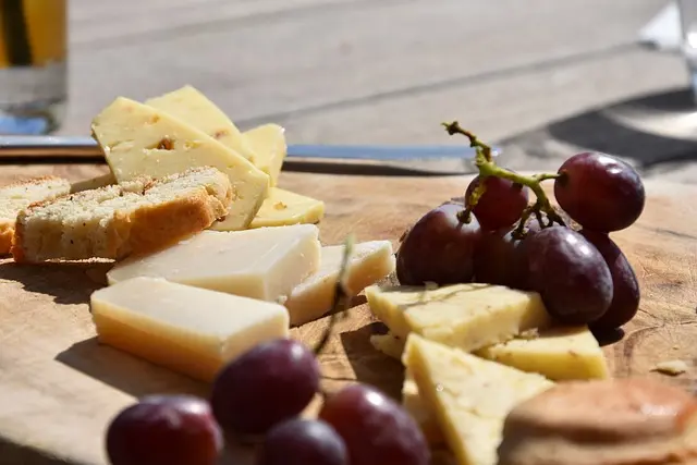 Les fromages au lait cru du monde : trésor de saveurs