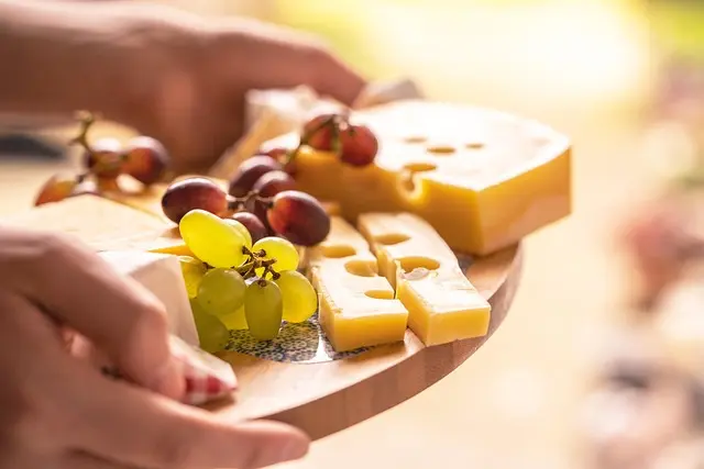 Les fromages à pâte dure : un monde de saveurs à explorer