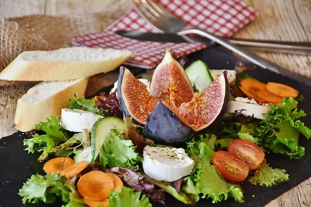 Les fromages de chèvre du monde : 10 variétés à savourer
